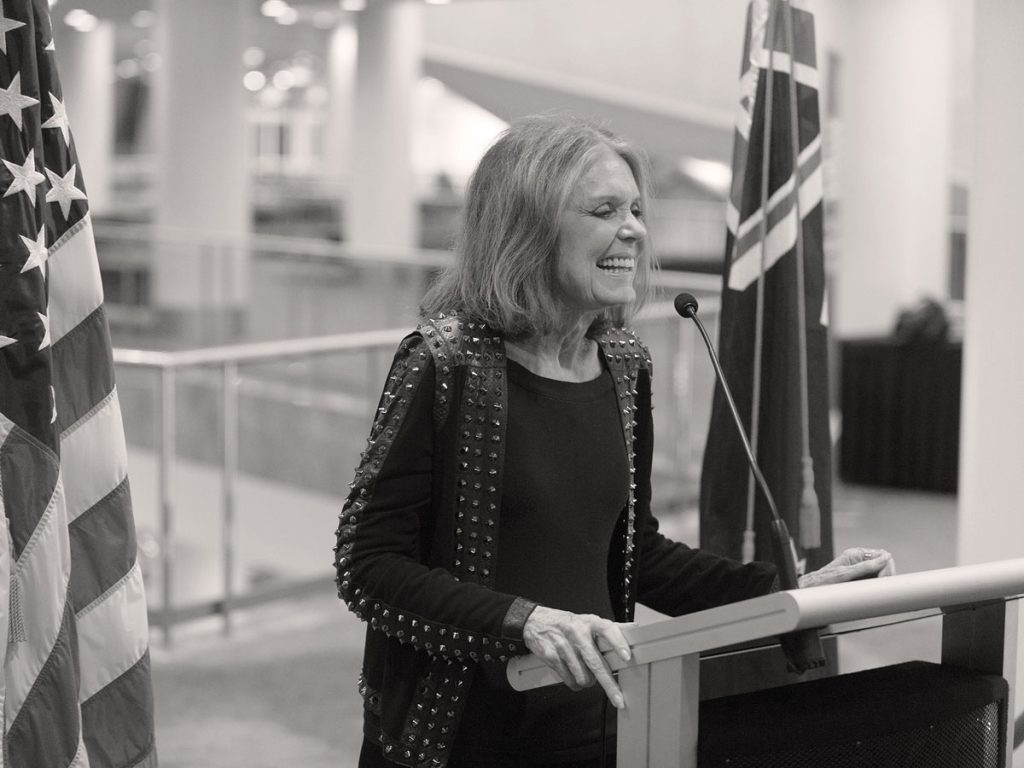 Gloria Steinem em evento em 2016